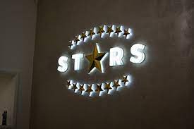Световые буквы для отеля Stars